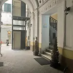 Napoli Central Nest